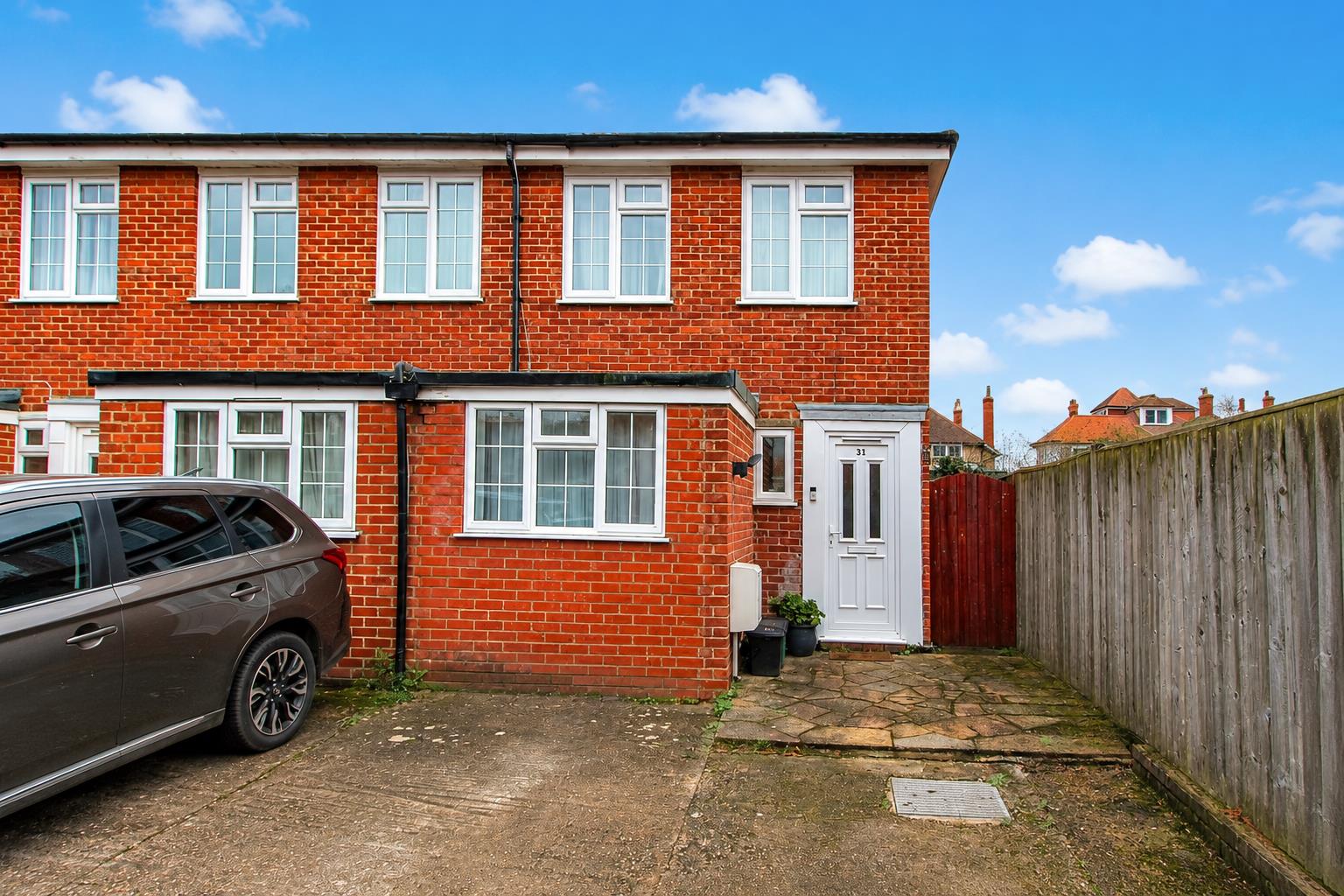4 bed property in Ferndown Close, Sutton